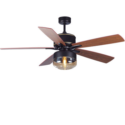 Cuchillas de madera contrachapada 52 pulgadas Americanos ventiladores de techo para el dormitorio con luz
