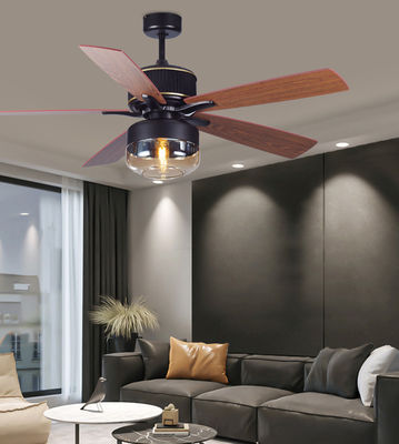 Cuchillas de madera contrachapada 52 pulgadas Americanos ventiladores de techo para el dormitorio con luz