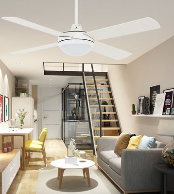 Cuatro cuchillas de madera contrachapada 48 ventilador de techo con motor de corriente continua ligero con bajo ruido