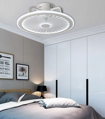 Encierra el ventilador de techo sin cuchillas con luz LED 3 cuchillas